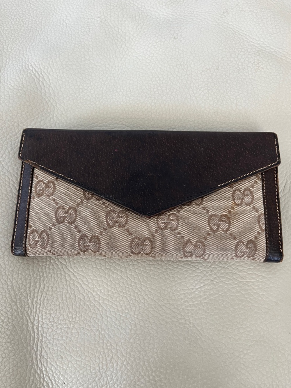 Gucci RARE Vintage Monogram Envelope Wallet with Hand Closure - Picture 2 of 13